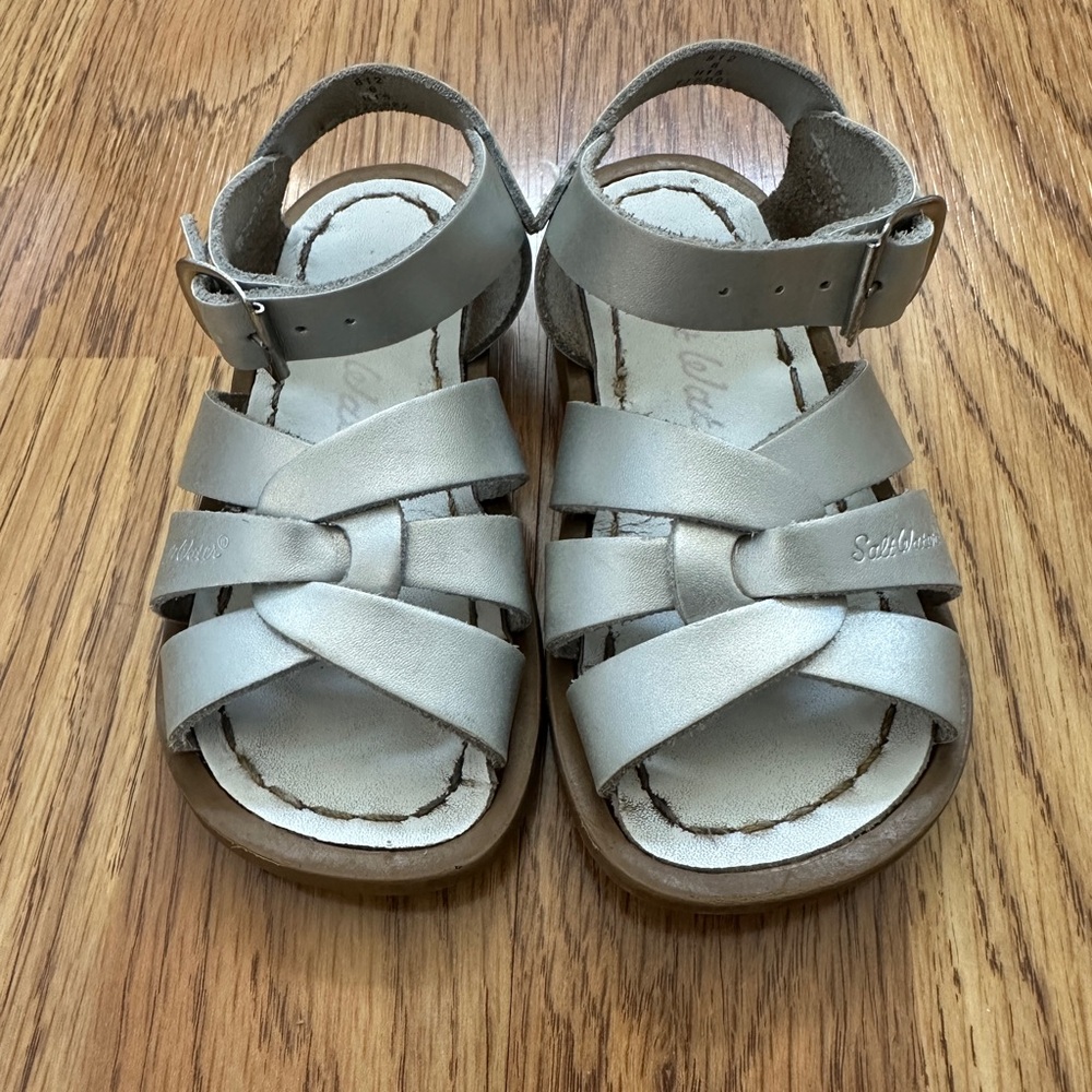 Silver Saltwater Sandals Size 6